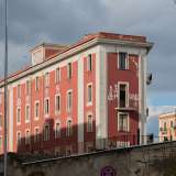 ...e il disabitato edificio rosso di via Beltrami, occupato sino al 2012 da immigrati e italiani indigenti